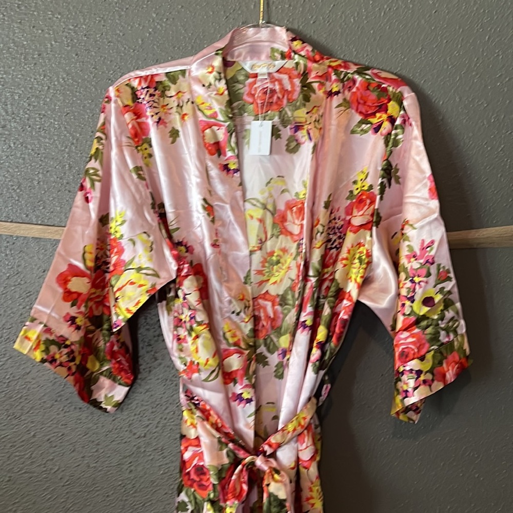 Miss to Mrs Pink Silk Floral Robe - Picture 7 of 14